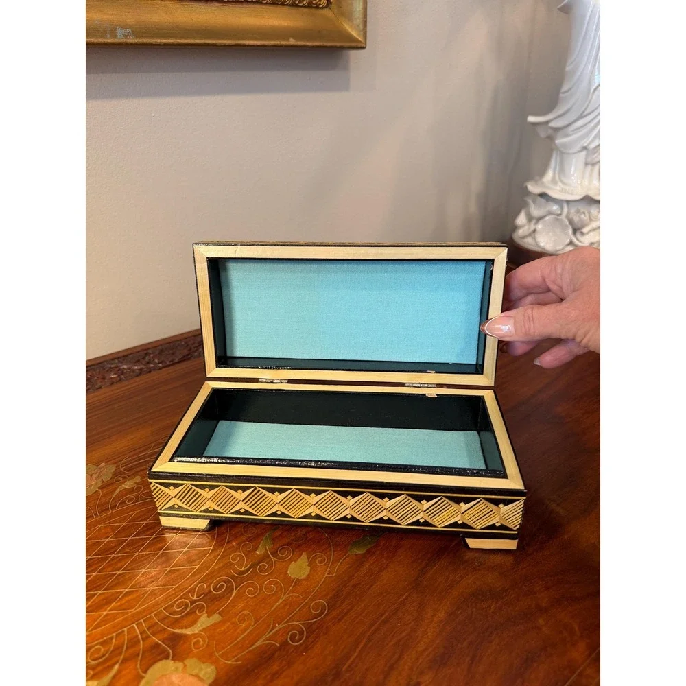 Vintage Russian Straw Marquetry Box‎